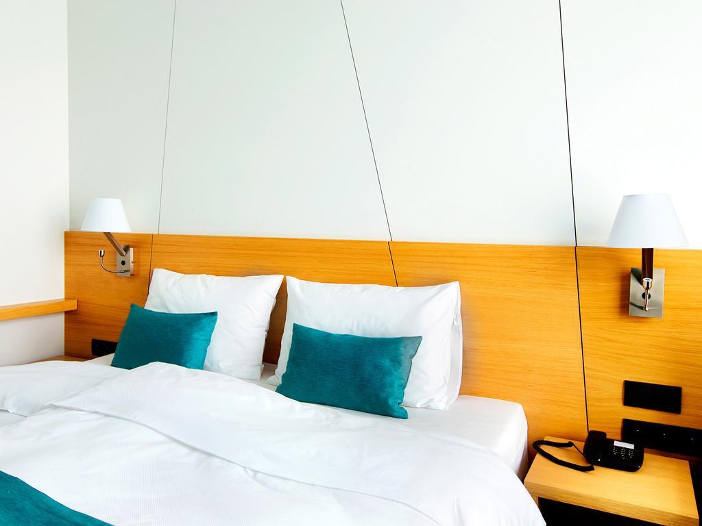 Regatta Hotel Restauracja Spa Poznań Rum bild
