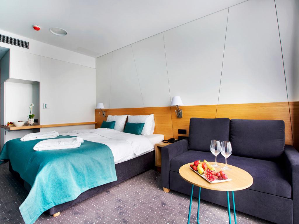 Regatta Hotel Restauracja Spa Poznań Rum bild