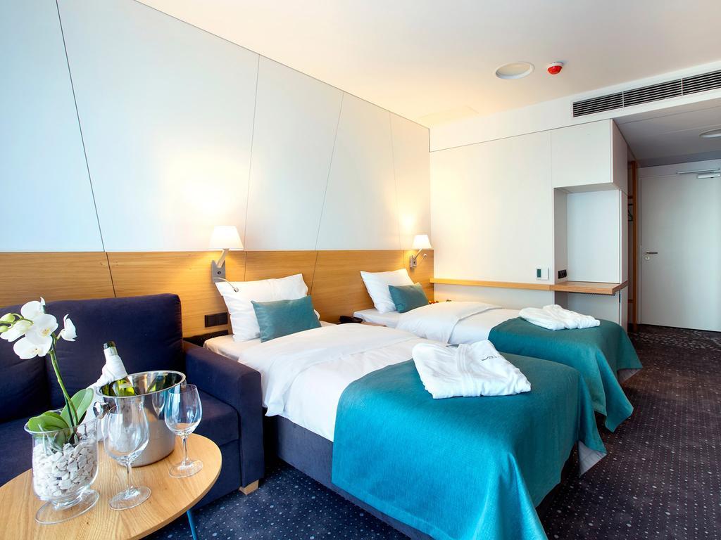 Regatta Hotel Restauracja Spa Poznań Rum bild